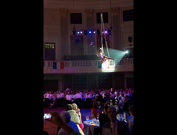 Aerialists Brisbane - Trapeze Artists - Aerial Entertainment Performers